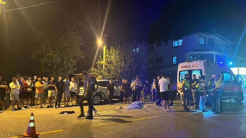 Seydikemer’de otomobille motosiklet çarpıştı: 2 genç hayatını kaybetti