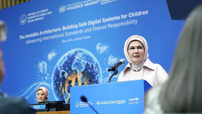 Emine Erdoğan: Çocukların dijital dünyada güvenliğini sağlamak hepimizin sorumluluğu