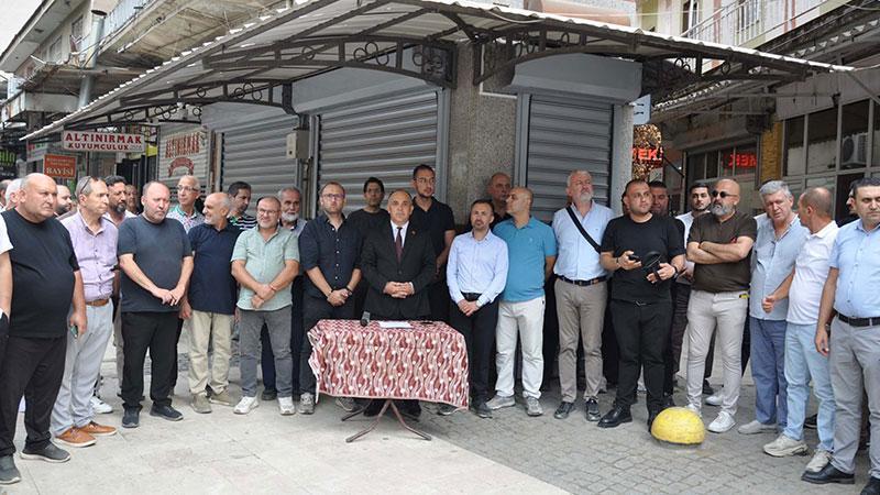 Salihli’de kuyumcuya silahlı soygun girişimi: Esnaf kepenk indirdi