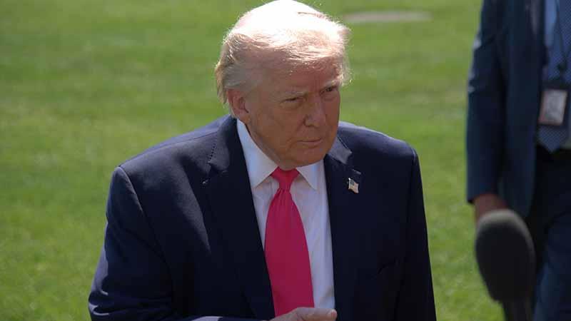 Trump, İran’a yaptırım ve fon teklifi iddiasını yalanladı