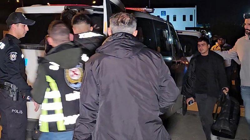 Edirne’de Çalıntı İhbarı Yapılan Araçta 7 Göçmen Yakalandı