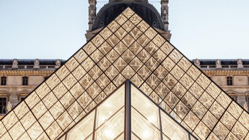 Louvre Müzesi öğrenci eylemi nedeniyle kapatıldı