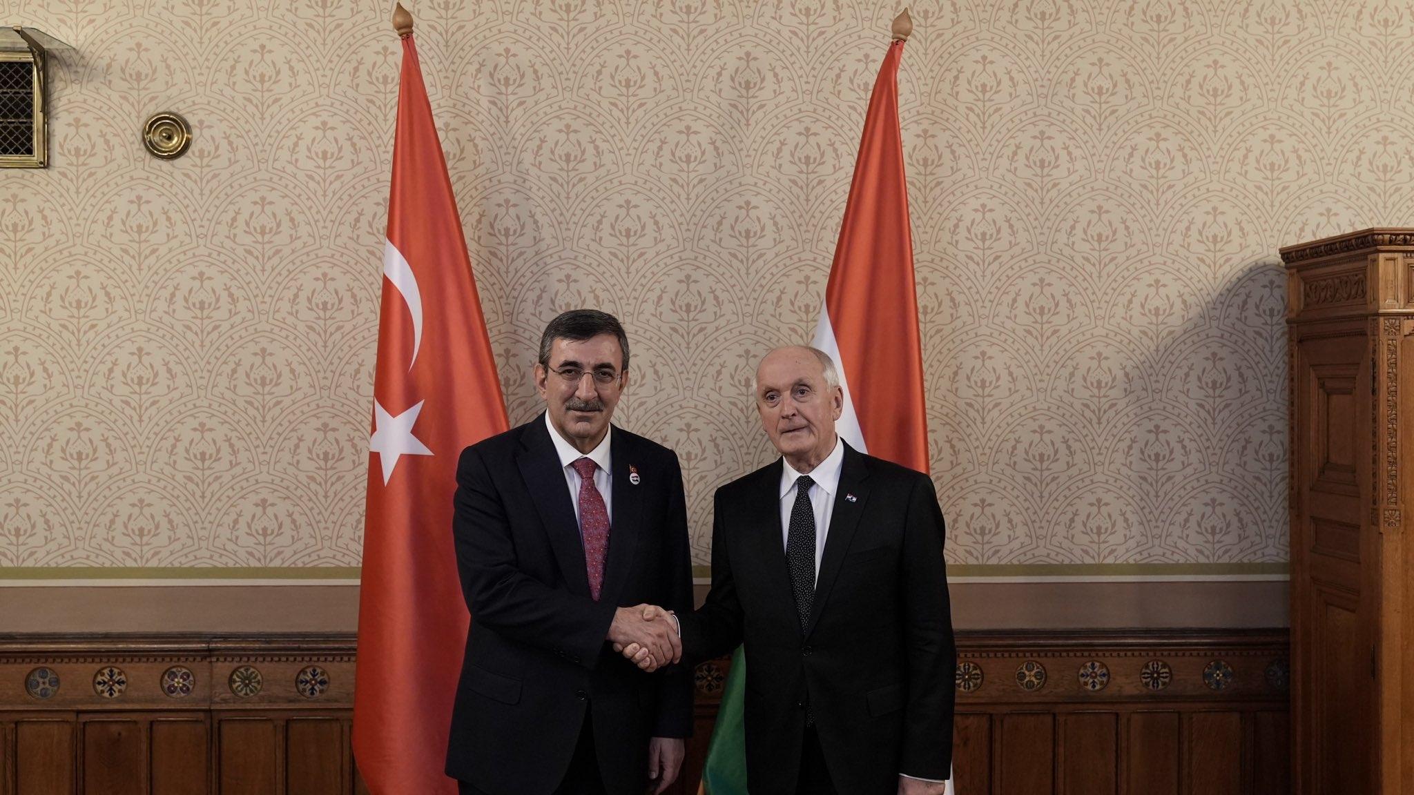Cevdet Yılmaz, Macaristan Cumhurbaşkanı Baka ile Görüştü